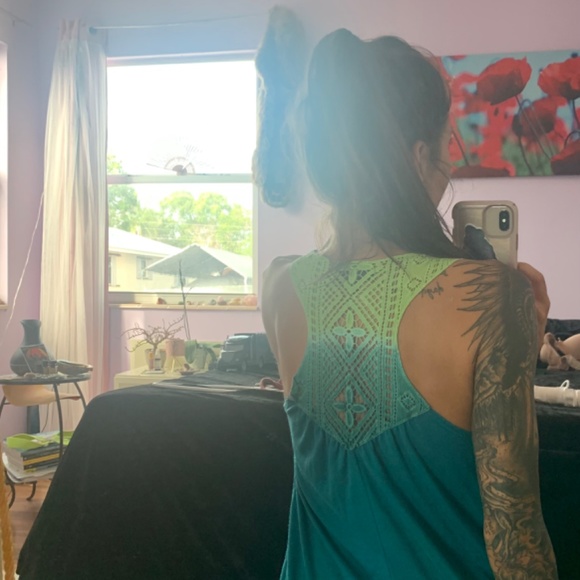 Flowy Summer-top with Ombre Crochet Back - Picture 2 of 5